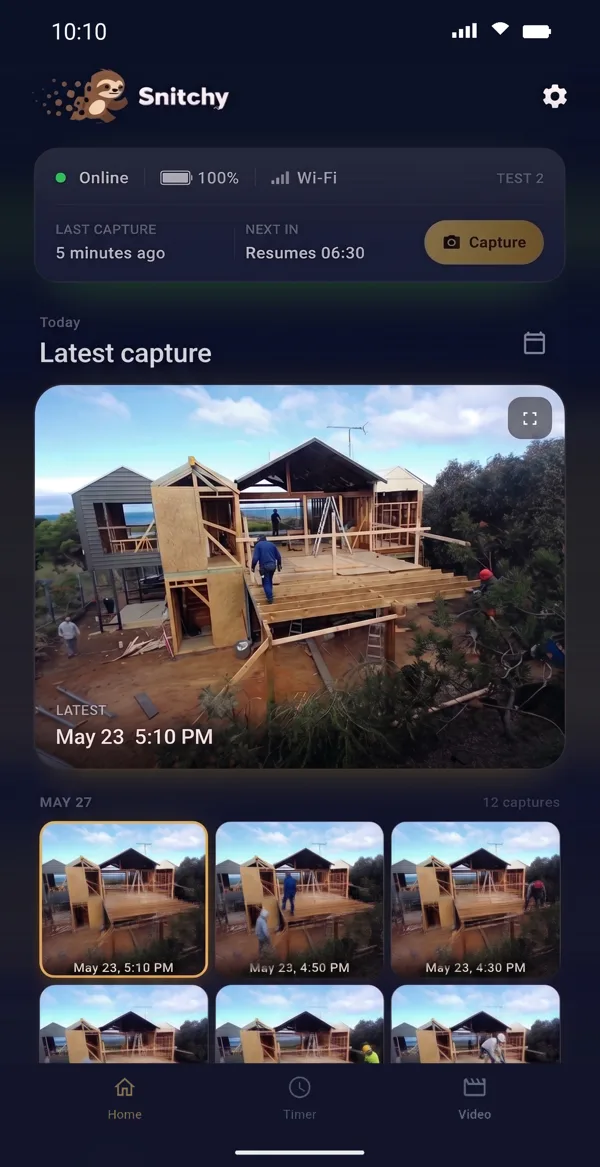 Home screen with the latest capture of a timber frame house and today's captures